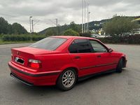 Gebraucht BMW 320 M Sport 150 PS (110 kW) 1997 Rot Limousine