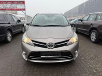 Gebraucht Toyota Verso Executive 111 PS (81 kW) 2015 Silber Van / Kleinbus
