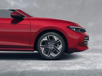 Gebraucht VW Passat Elegance 150 PS (110 kW) 2024 Chilirot metallic Kombi