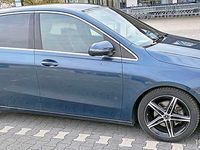 Gebraucht Mercedes B200 Progressive 150 PS (110 kW) 2019 Blau Van / Kleinbus