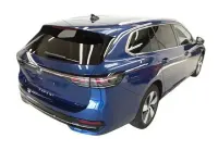 Gebraucht VW Passat 193 PS (141 kW) 2025 Blau Kombi