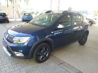 Gebraucht Dacia Sandero Celebration 90 PS (66 kW) 2018 Blau metallic Kleinwagen