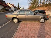 Gebraucht Mercedes 200 72 PS (52 kW) 1988 Grau Limousine