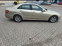 Second-hand Mercedes E220 170 CP (125 kW) 2009 Auriu Berlinǎ