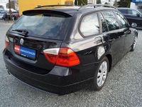 Gebraucht BMW 318 143 PS (105 kW) 2008 Schwarz Kombi