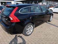 Gebraucht Volvo V60 Momentum 181 PS (133 kW) 2014 Schwarz Kombi