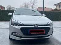 Gebraucht Hyundai i20 Active 75 PS (55 kW) 2017 Grau Kleinwagen