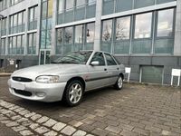 Gebraucht Ford Escort 95 PS (69 kW) 1998 Silber Limousine