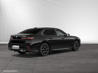 Gebraucht BMW M760e 571 PS (419 kW) 2025 Saphirschwarz metallic Limousine