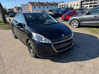 Gebraucht Peugeot 208 Active 99 PS (72 kW) 2017 Farbe encreblau oder dark blu Kleinwagen