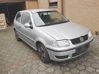 Gebraucht VW Polo Basis 50 PS (36 kW) 2000 Silber Limousine