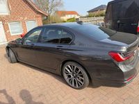 Gebraucht BMW 730 Performance 286 PS (210 kW) 2022 Schwarz Limousine