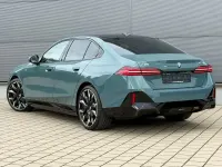 Neu BMW i5 M Sport 289 kW (394 PS) 2025 Cape york gruen metallic Limousine