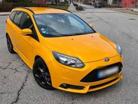 Gebraucht Ford Focus ST 250 PS (183 kW) 2013 Gelb Kombi