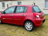 Gebraucht Renault Clio III Dynamique 75 PS (55 kW) 2010 Rot Kleinwagen