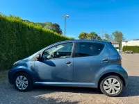 Gebraucht Toyota Aygo 68 PS (50 kW) 2009 Blau Kleinwagen