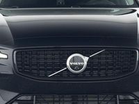 Gebraucht Volvo V60 Plus 197 PS (144 kW) 2025 Schwarz Kombi