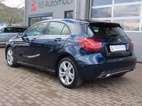 Gebraucht Mercedes A160 102 PS (75 kW) 2016 Blau Limousine