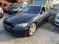 Gebraucht BMW 320 150 PS (110 kW) 2005 Monacoblau metallic Kombi