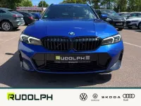 Gebraucht BMW 320 M Sport 190 PS (139 kW) 2023 Portimao blau metallic Kombi
