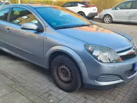 Używany Opel Astra GTC 90 KM (66 kW) 2009 Szary Sedan/Limuzyna