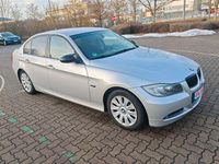 Gebraucht BMW 318 129 PS (94 kW) 2006 Silber Limousine