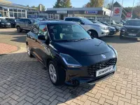 Neu Suzuki Swift Comfort 83 PS (61 kW) 2025 Schwarz Kleinwagen