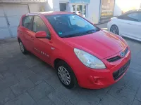 Gebraucht Hyundai i20 77 PS (56 kW) 2011 Rot Kleinwagen