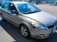 Gebraucht Kia Ceed Attract 105 PS (77 kW) 2011 Grau Kleinwagen