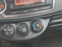 Gebraucht Toyota Yaris 70 PS (51 kW) 2012 Rot Kleinwagen