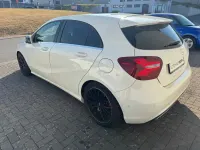 Gebraucht Mercedes A180 122 PS (89 kW) 2016 Weiß Kleinwagen