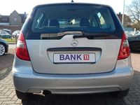 Gebraucht Mercedes A180 116 PS (85 kW) 2011 Polarsilber  metalliclack Kleinwagen