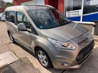 Gebraucht Ford Tourneo Connect Titanium 120 PS (88 kW) 2017 Silber Van / Kleinbus