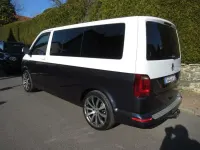 Gebraucht VW Caravelle 150 PS (110 kW) 2016 Indigoblauperleffekt/weiss Van