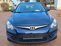Gebraucht Hyundai i30 Comfort 109 PS (80 kW) 2011 Blau Kleinwagen