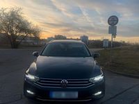 Gebraucht VW Passat 150 PS (110 kW) 2021 Grau Kombi