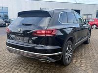 Gebraucht VW Touareg Elegance 231 PS (169 kW) 2023 Schwarz SUV