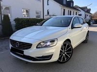 Gebraucht Volvo V60 163 PS (119 kW) 2015 Weiß Kombi