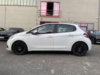 Gebraucht Peugeot 208 Active 82 PS (60 kW) 2018 Weiß Kleinwagen