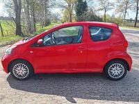 Gebraucht Toyota Aygo 68 PS (50 kW) 2006 Rot Kleinwagen