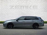 Gebraucht VW Passat R-line 150 PS (110 kW) 2025 Grau Kombi