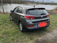 Gebraucht Hyundai i30 Select 120 PS (88 kW) 2022 Grau Kleinwagen