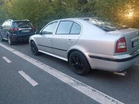Używany Skoda Octavia 102 KM (75 kW) 2004 Srebrny Sedan/Limuzyna
