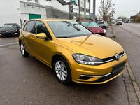 Gebraucht VW Golf VII Highline 150 PS (110 kW) 2017 Gold Limousine