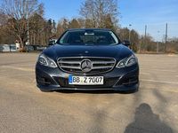 Gebraucht Mercedes E220 Avantgarde 170 PS (125 kW) 2015 Silber Limousine