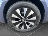 Gebraucht Mercedes V220 163 PS (119 kW) 2024 Blau Van / Kleinbus