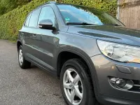 Gebraucht VW Tiguan 140 PS (102 kW) 2011 Grau SUV