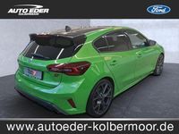 Gebraucht Ford Focus ST 280 PS (205 kW) 2024 Mean green (metallic) Limousine