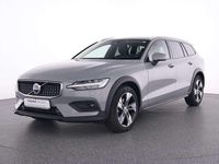 Gebraucht Volvo V60 CC Plus 197 PS (144 kW) 2023 Vapour grey / metallic Kombi
