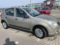 Gebraucht Dacia Sandero 75 PS (55 kW) 2010 Grau Limousine